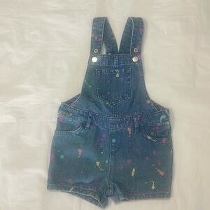Girls Denim Paint Splatter Overall Shorts Adjustable Straps Pockets. 3T